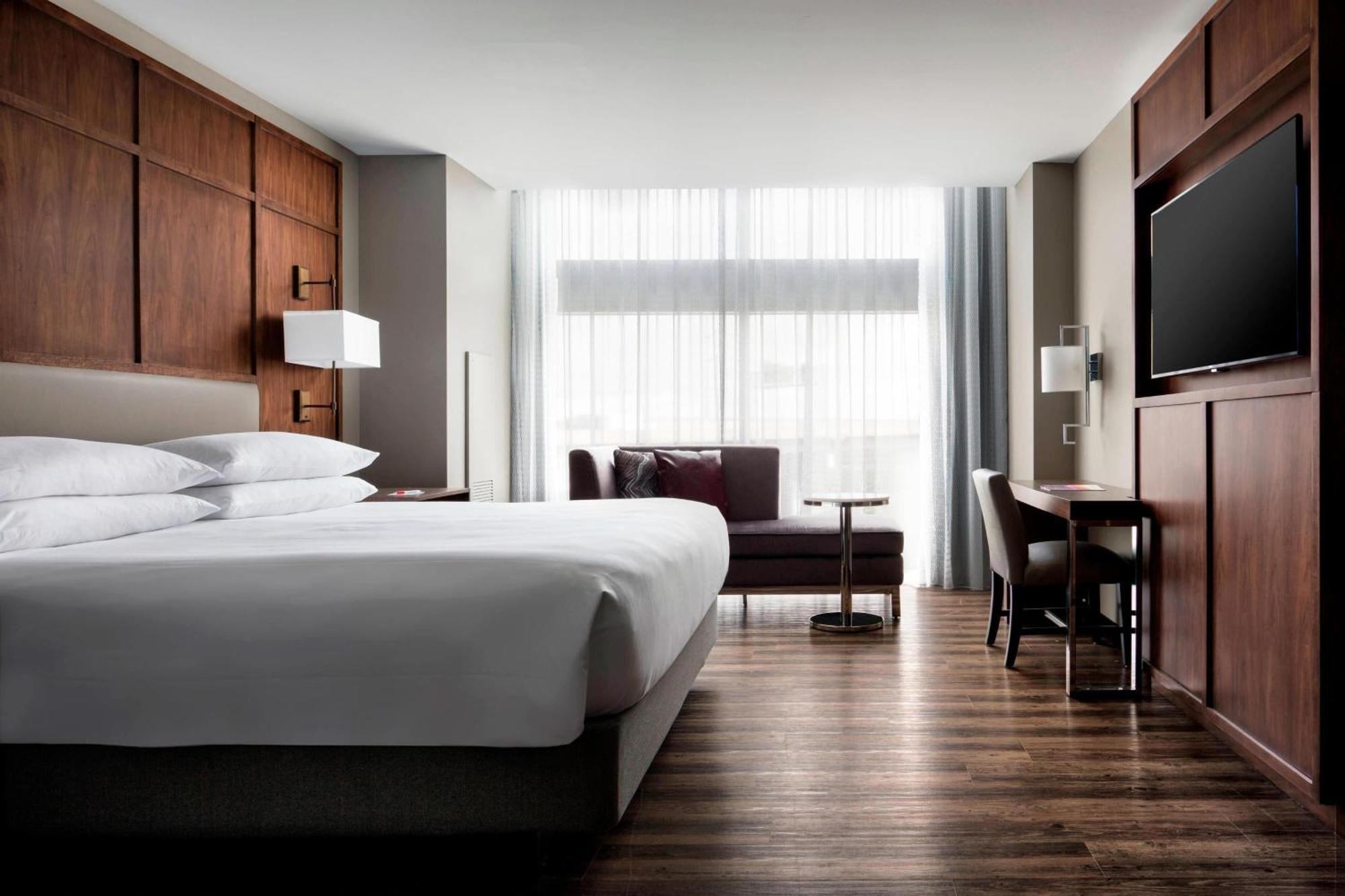 Omaha Marriott Downtown At The Capitol District Exterior foto