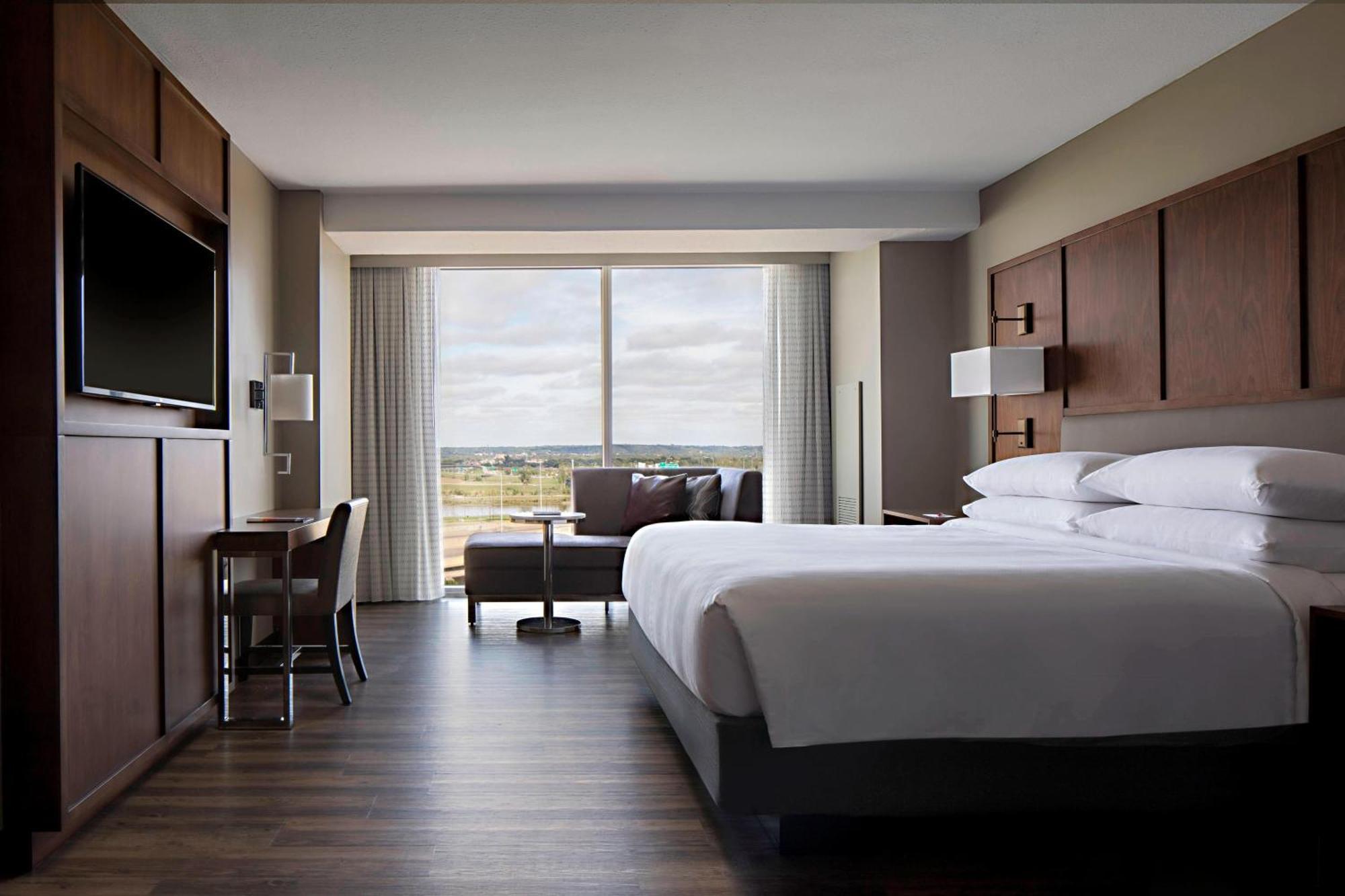Omaha Marriott Downtown At The Capitol District Exterior foto